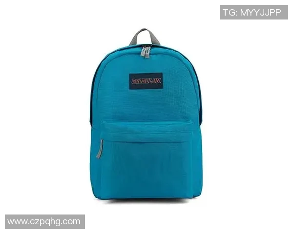 足球明星潮流手包与背包的时尚搭配解析与推荐