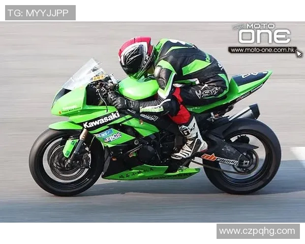 深圳足球队在耐力排行榜中荣获第二名展现出强大实力与潜力 深圳足球队在耐力排行榜中荣获第二名展现出强大实力与潜力